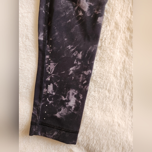 Lululemon Swift Speed High-rise Tights 28". Size 2 - Picture 12 of 16